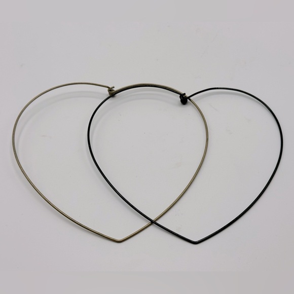 Metal Heart Choker Necklace in Black - Picture 3 of 3